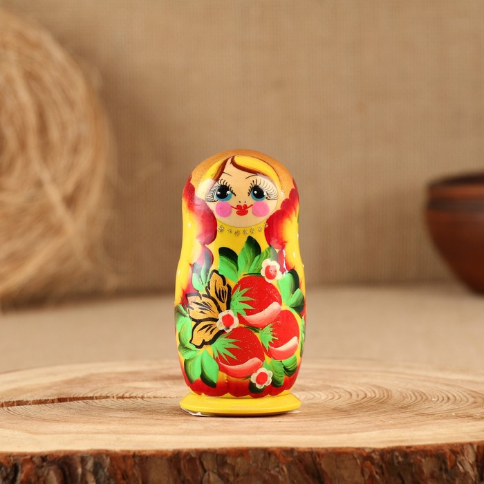 Матрёшка дерево «Земляничка жёлтое платье», 3 кукольная, 10 см - Фото 1