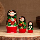 Матрёшка дерево «Земляничка», чёрный платок, 3 кукольная, 10 см - Фото 1