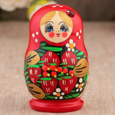 Матрёшка дерево «Божья коровка», красный платок, 5 кукольная, 9-11 см