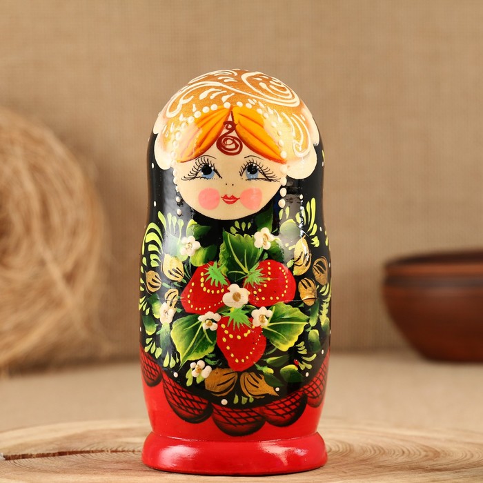Матрёшка дерево «Земляничка», чёрный платок, 5 кукольная, 18 см - Фото 1