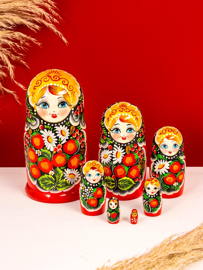 Матрёшка деревянная «Ягодка», чёрный платок, 7-кукольная, 22 см, МИКС - Фото 1