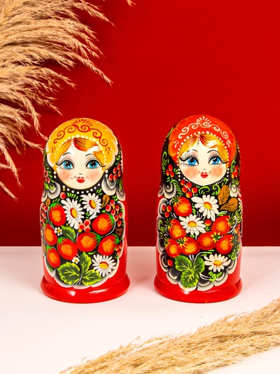 Матрёшка деревянная «Ягодка», чёрный платок, 7-кукольная, 22 см, МИКС