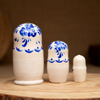 Матрёшка дерево «Гжель», белое платье, 3 кукольная, 9 см - Фото 2