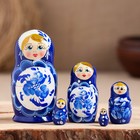 Матрёшка «Поднос гжель», синее платье, 5 кукольная, 10 см - фото 9869457