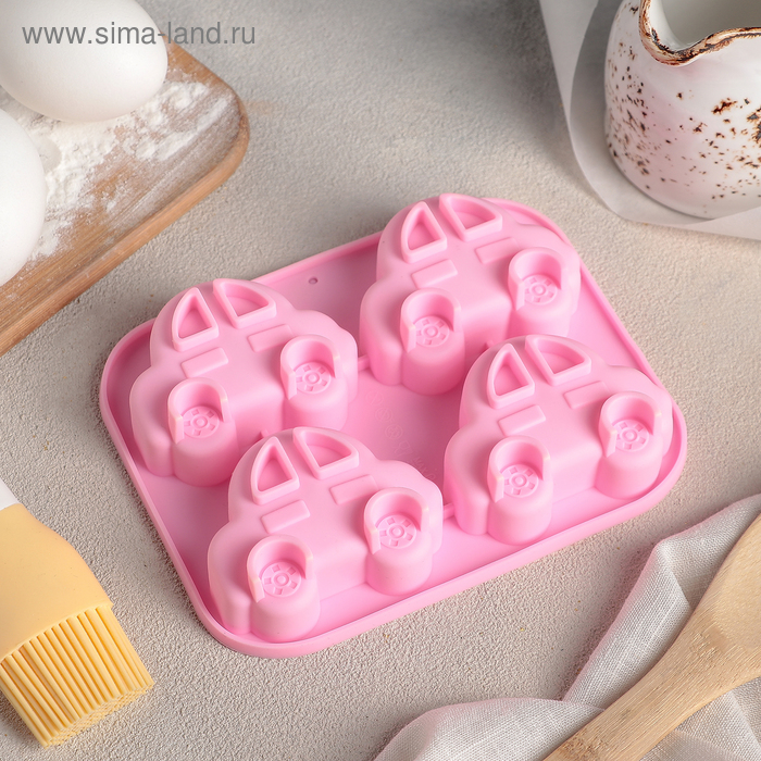 Форма силиконовая для выпечки Доляна «Машина», 15×12 см, 4 ячейки (6,6×4,4 см), цвет МИКС - Фото 1