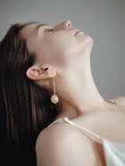 Серьги висячие «Шар плетёный», белые в золоте, 6.5 см - Фото 4