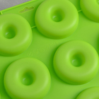 Форма для выпечки Доляна «Пончики», силикон, 33×25 см, 12 ячеек, d=6,8 см, цвет МИКС - Фото 4
