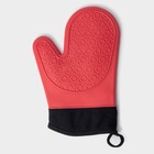 Рукавица для горячего Доляна «Профи», силикон, 28×18,5×1,5 см, с манжетой, красная - Фото 5