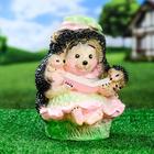 Садовая фигура "Ежиха с книжкой" 25х17см - Фото 1