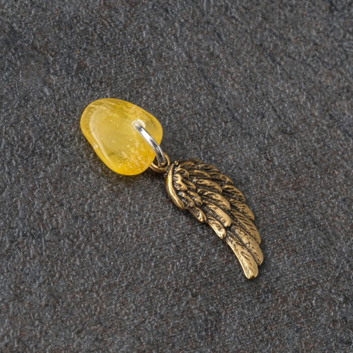 Брелок-талисман "Крылья", натуральный янтарь - фото 1905476526