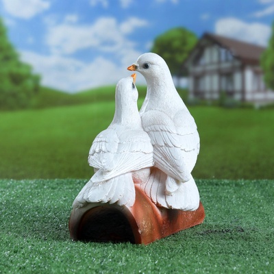 Садовая фигура из полистоуна «Голуби Пара на трубе», 25×14×22 см