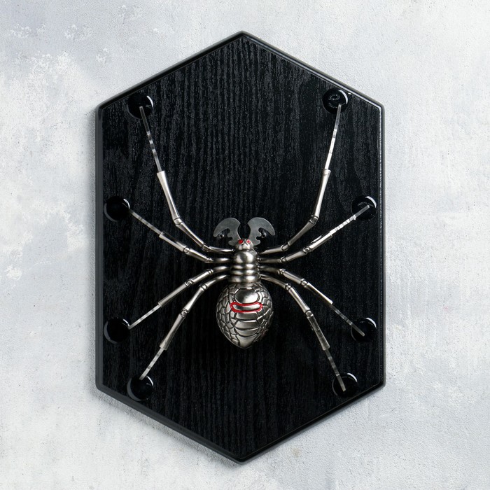 Панно на стену «Макет оружия: сувенирный паук на планшете», декор настенный - Фото 1