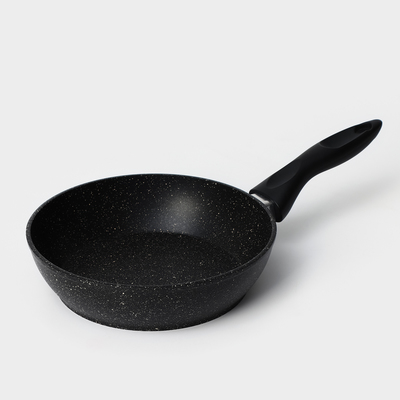 Сковорода «Алёна», d=20 см, пластиковая ручка, антипригарное покрытие, алюминий, чёрная