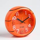 Часы - будильник настольные "Баскетбольный мяч", дискретный ход, 11 см, 11.5 х 11.5 см, АА - фото 8682578