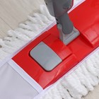 Швабра для мытья пола с распылителем Доляна, насадка из микрофибры 40×10 см, металлическая ручка 124 см, цвет МИКС - Фото 2