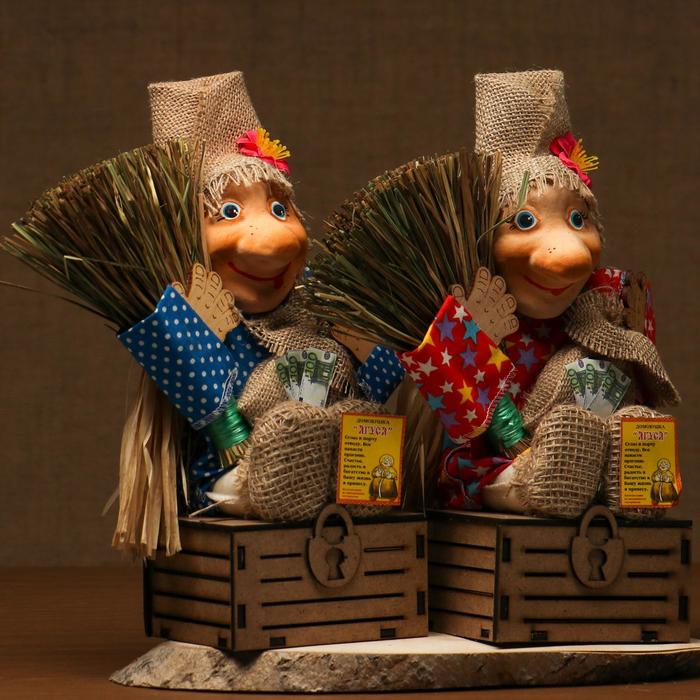 Фигурка оберег-домовой «Баба яга на сундуке», 30×29×23 см, МИКС - Фото 1