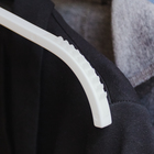 Плечики для одежды, размер 44-46, антискользящие, цвет белый - Фото 6