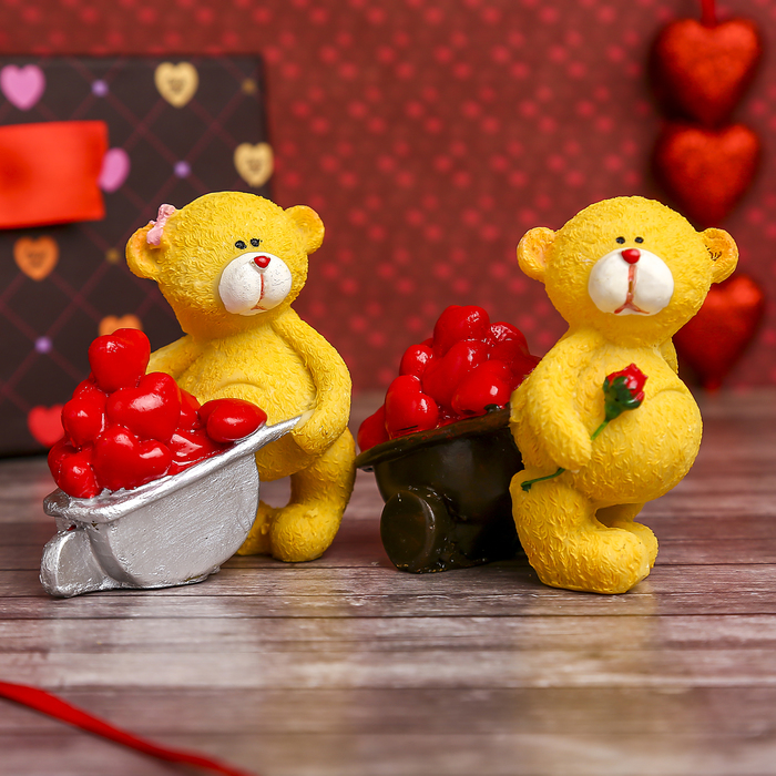Сувенир "Мишка с бантиком и тележкой сердечек" 8х8х5 см МИКС - Фото 1