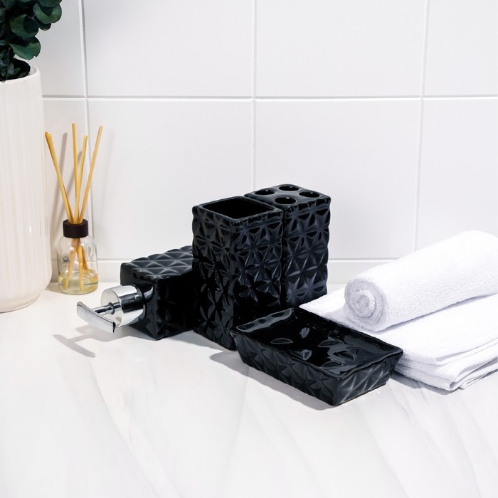 Набор аксессуаров для ванной комнаты «Ромбы», 4 предмета (дозатор 230 мл, мыльница, 2 стакана), цвет чёрный - фото 1905480631