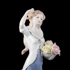 Сувенир керамика "Девушка в голубом с корзиной роз" 30х9х11,5 см - Фото 5