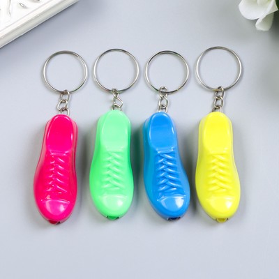 Фонарик брелок для ключей на кольце «Ботинок», светит, 4.7×1.7×0.8 см, МИКС