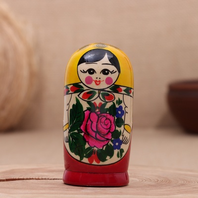 Матрёшка «Зоя», желтый платок, 5 кукольная, 12 см