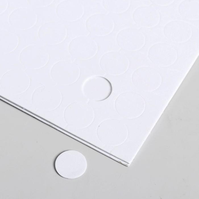Клейкая лента двухсторонняя "Круглый белый" диаметр 1,5 см на листе 100 шт 20х18,5 см - Фото 1