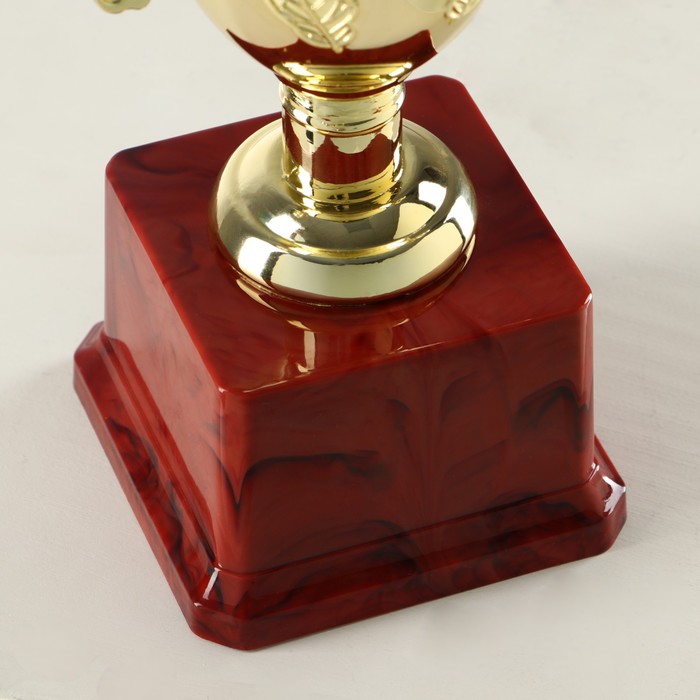 Кубок 014, наградная фигура, золото, подставка пластик, 32,5 × 16 × 8,5 см. - фото 1890590963