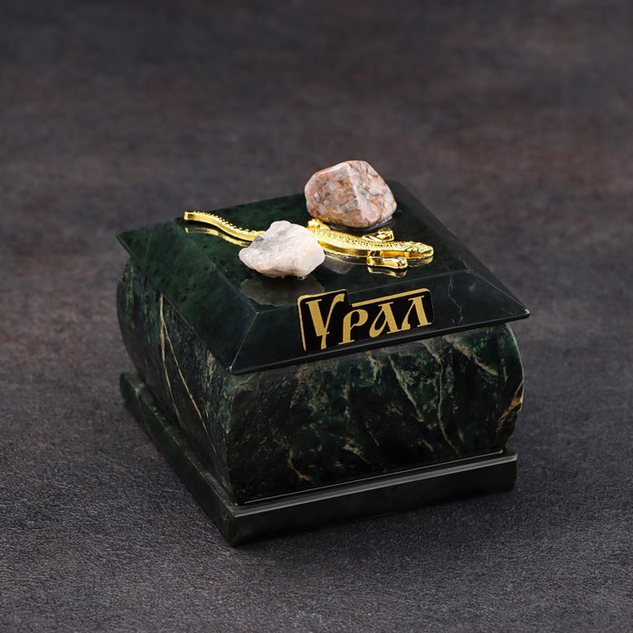 Шкатулка "Урал", змеевик, с декоративным камнем, 6,5х6,5х5,5 см - фото 1905486113