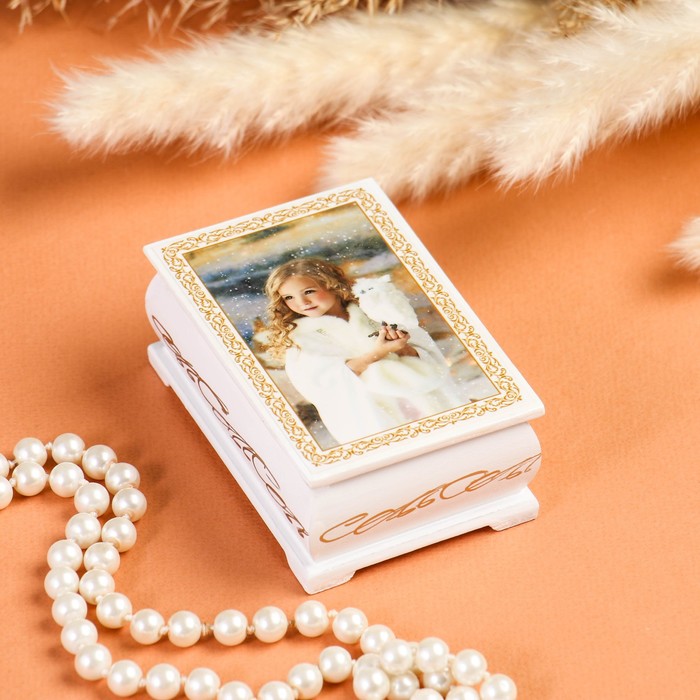 Шкатулка «Девочка с совой», белая, 6×9 см, лаковая миниатюра - фото 1906936544