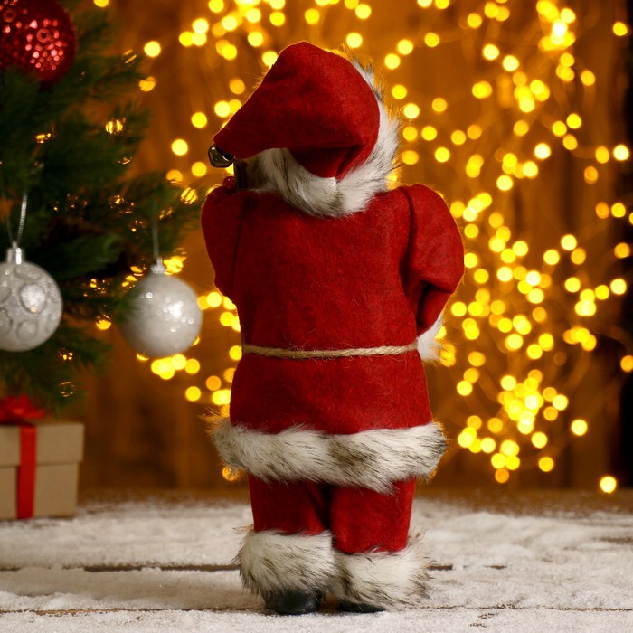 Дед Мороз  "В красной шубке, с брёвнышком" 29 см - фото 1908394292