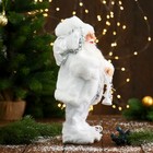 Дед Мороз "В белой шубке, с фонариком и подарками" 30 см - фото 3817953