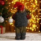 Дед Мороз "В клетчатой шубке, с фонариком и мешком" 30 см - фото 3817958