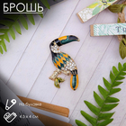 Брошь «Тукан» тропический, цветная в золоте - Фото 2