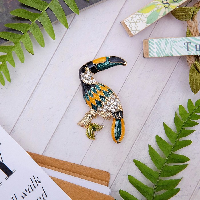 Брошь «Тукан» тропический, цветная в золоте - Фото 1