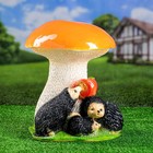 Садовая фигура "Ежи с яблоком под грибом" 35х30х38см МИКС - Фото 1