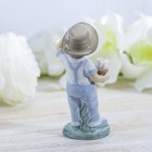 Сувенир керамика "Мальчик в голубом комбинезоне с горшочком в руках" 13х6,3х4,8 см - Фото 4