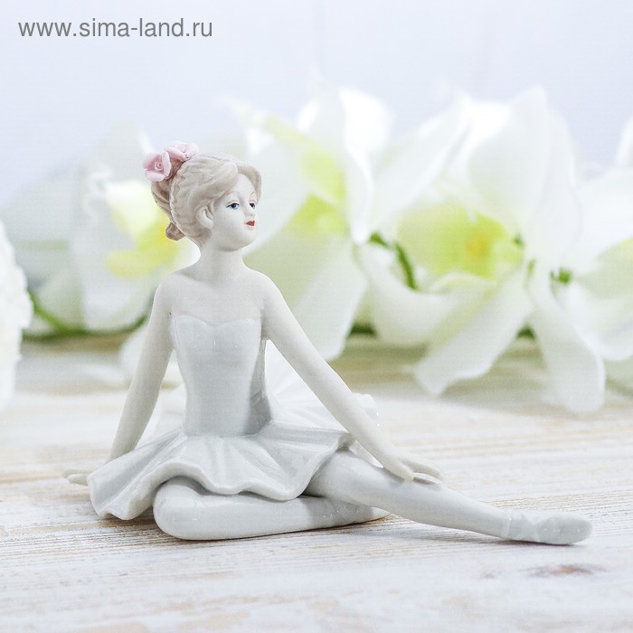 Сувенир керамика "Балерина в белой пачке с цветами в волосах" 11,5х18,4х10,3 см - Фото 1