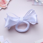 Бант для волос на резинке «Школьница», жемчужинки на лентах, 7.5 см, белый - Фото 4