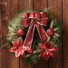 Венок новогодний d=28 см «Зимнее волшебство. Бант», с красными цветами - Фото 2