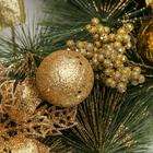 Венок новогодний d=36 см «Зимнее волшебство. Бант», с золотыми ягодами и цветами - Фото 2