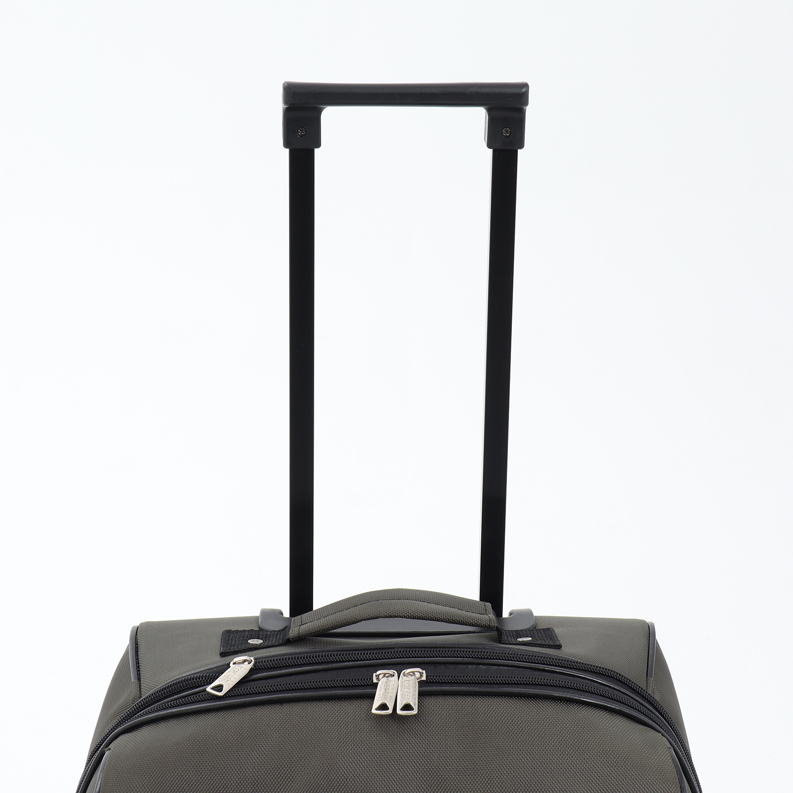 Чемодан малый 20", «Фабрика КАРТЕКС», отдел на молнии, с расширением ...