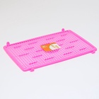 Туалет для собак, 46.5×35.5×5.5 см, со стенкой, съёмной решеткой и столбиком, пластик, розовый - Фото 3