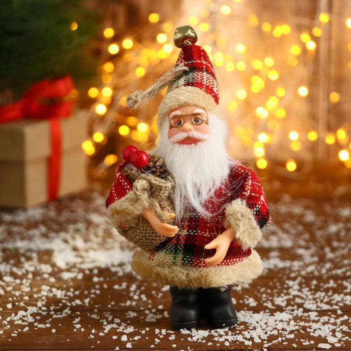 Дед Мороз "В красной клетчатой шубке с мешком" 14 см - фото 1908397006