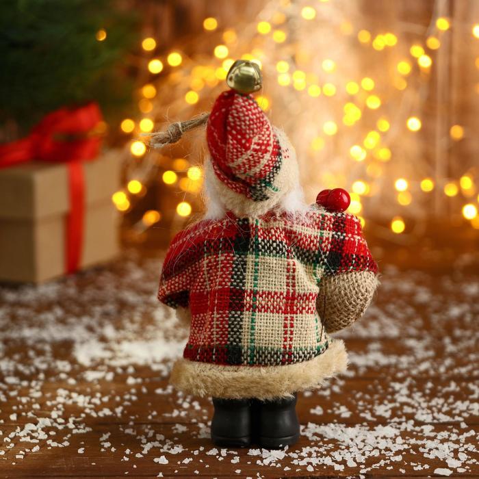 Дед Мороз "В красной клетчатой шубке с мешком" 14 см - фото 1908397008