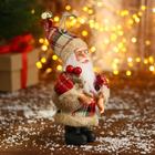 Дед Мороз "В красной клетчатой шубке с мешком" 14 см - Фото 4