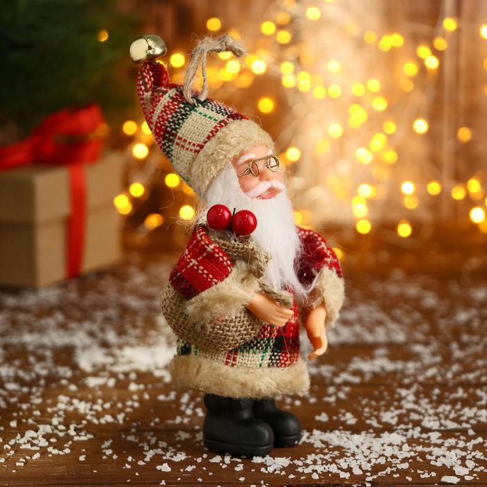 Дед Мороз "В красной клетчатой шубке с мешком" 14 см - фото 1908397009