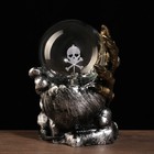 Плазменный шар полистоун "Череп с рукой" черный/золото 12х11,5х19,5см - Фото 4