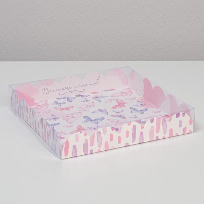 Коробка для кондитерских изделий с PVC-крышкой «Приятных моментов», 18 × 18 × 3 см - Фото 1