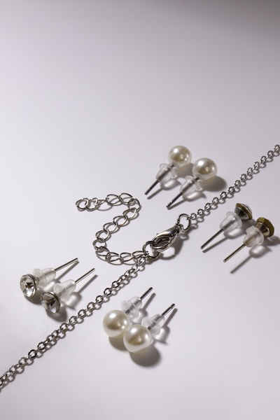 Гарнитур 5 предметов: 4 пары пусет, кулон «Гимнастка», цвет белый в серебре, 40 см